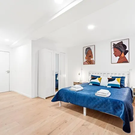 別荘 A Unique Experience In *