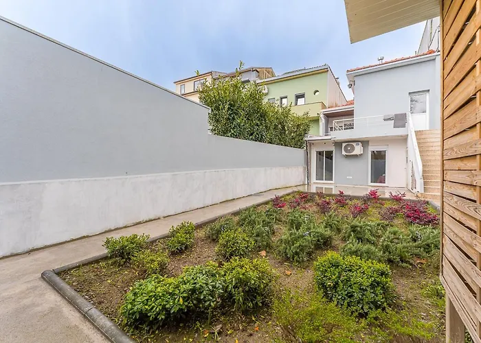 Nyaraló A Unique Experience In Porto